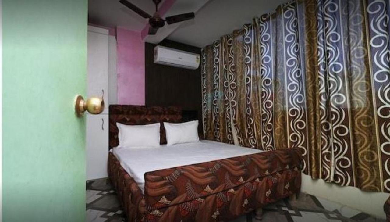 Hotel Devdoot Rajgir Bagian luar foto